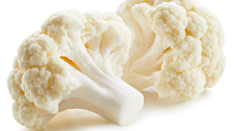close-up of cauliflower florets
