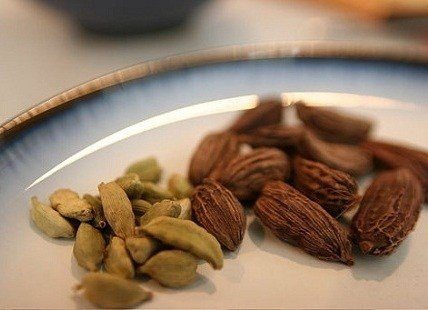 Black and green cardamom