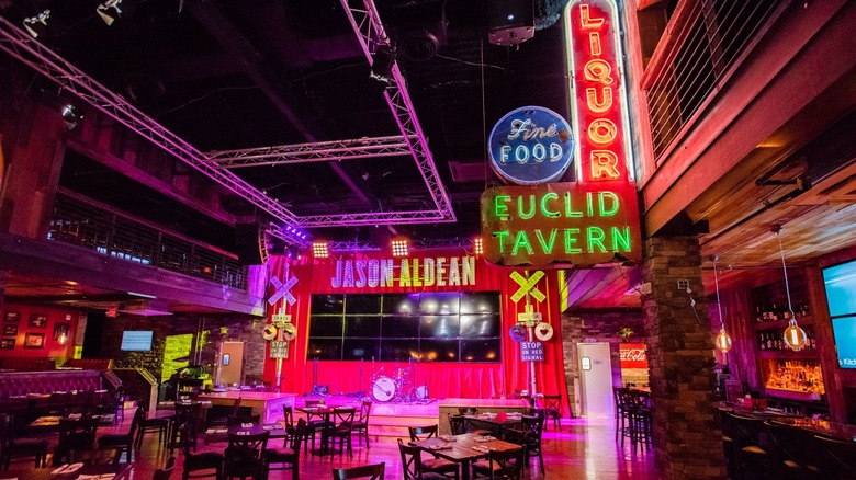 Jason Aldean's Kitchen dining room and stage