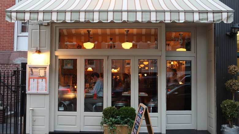 The Mermaid Oyster Bar exterior