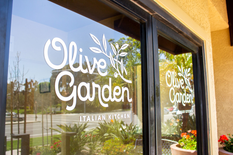 Popular Chain Restaurant Opening for Dine-in