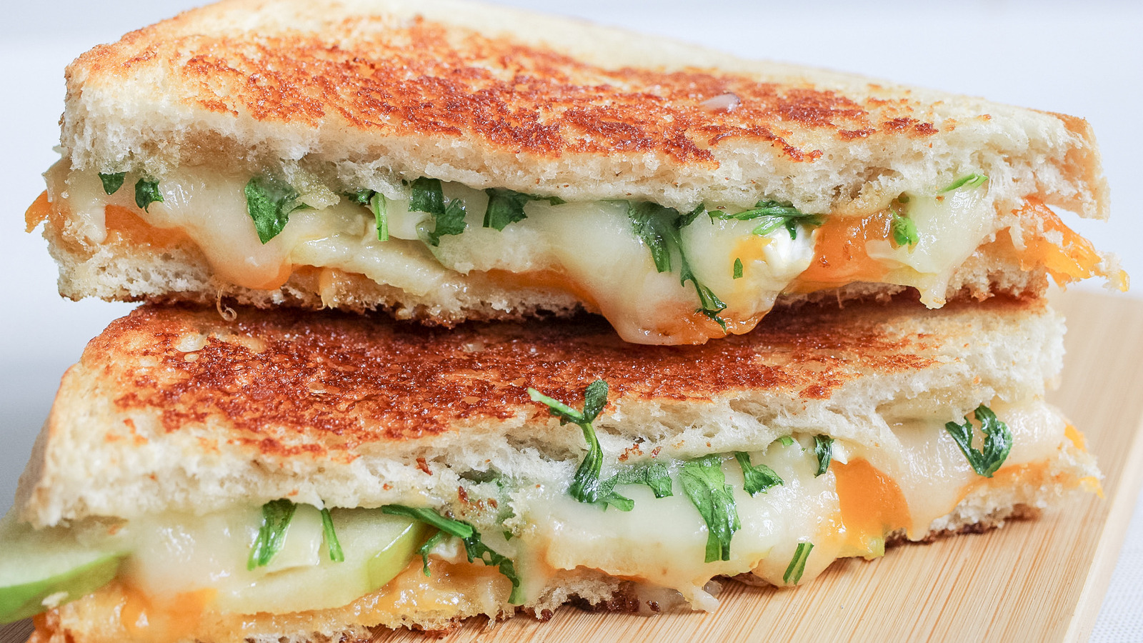 Cheddar And Apple Grilled Cheese Sandwich Recipe