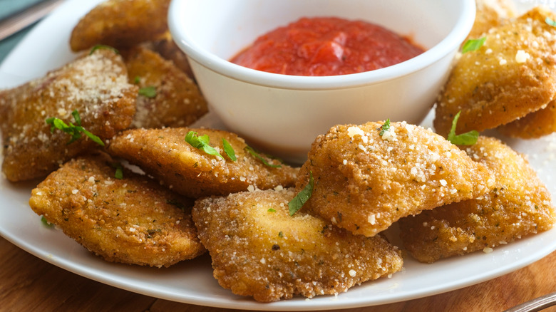 fried ravioli with marinara sauce