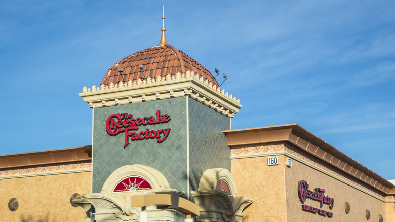 Cheesecake Factory restaurant exterior