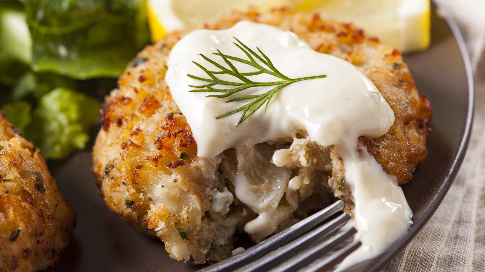 Chef Warns Against Making These Mistakes When Cooking Crab Cakes - Vimarsana News
