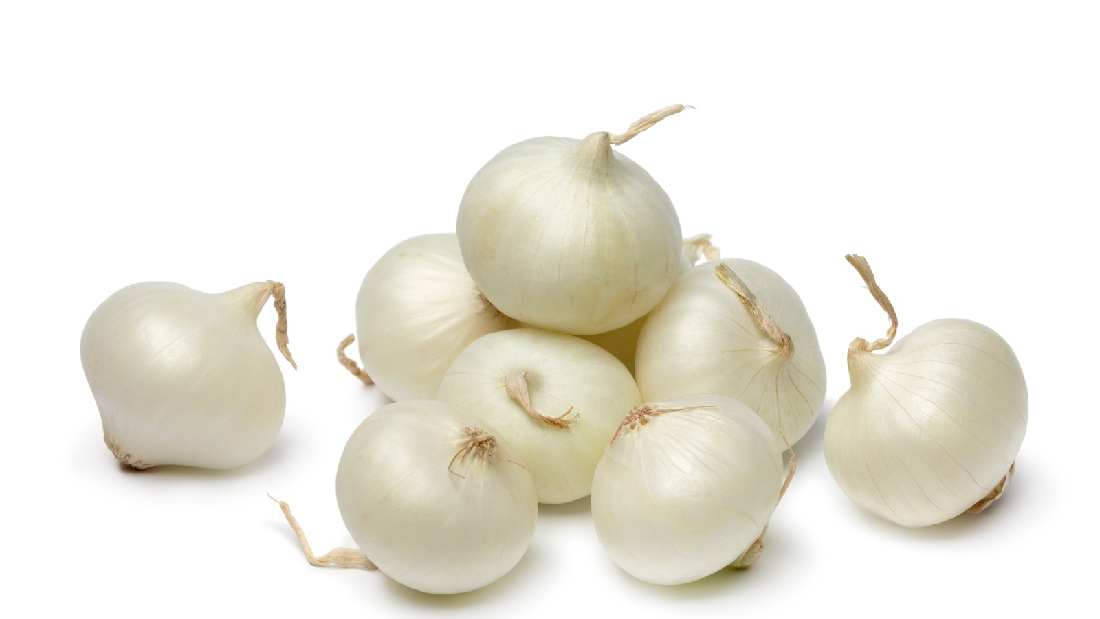 https://www.thedailymeal.com/img/gallery/chefs-agree-that-frozen-pearl-onions-are-just-as-good-as-fresh/l-intro-1675346461.jpg