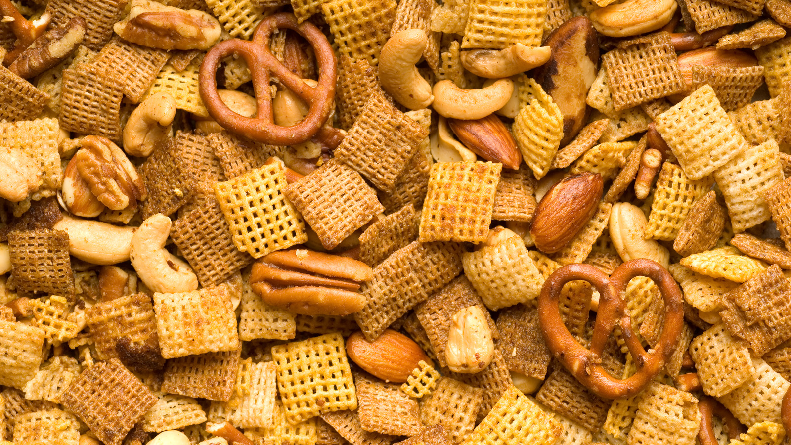 Chex Mix Is Finally Reintroducing FanFavorite Bagel Chips In Style