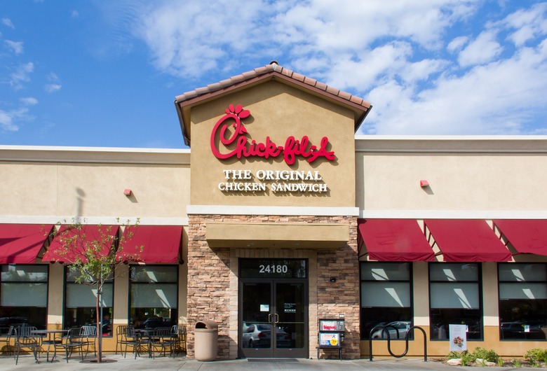 Chick-fil-A Responds to Cashier&apos;s Racist Mistake