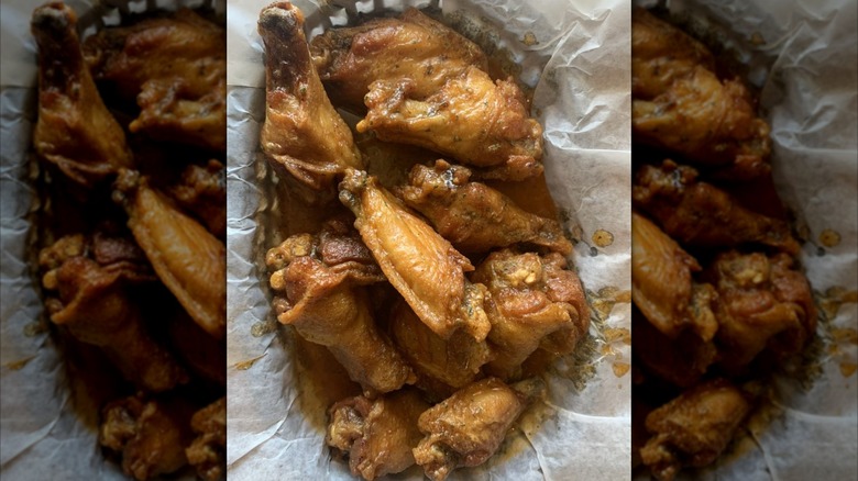Hogbody's chicken wings