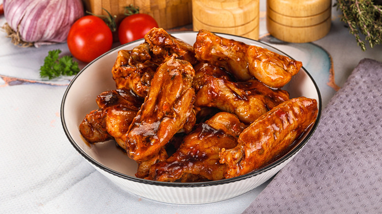 A bowl of chicken wings