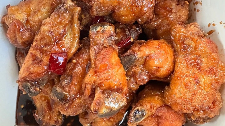 San Tung's dry-fried chicken wings
