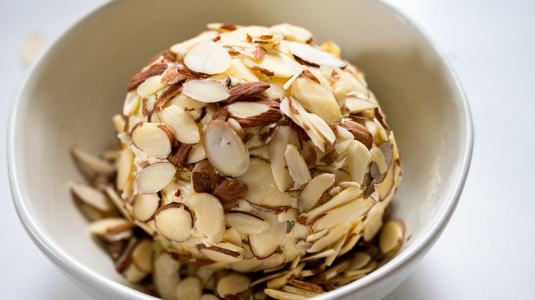 almond-covered cheese ball