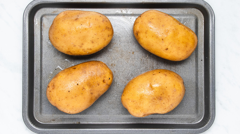baked potato with olive oil 