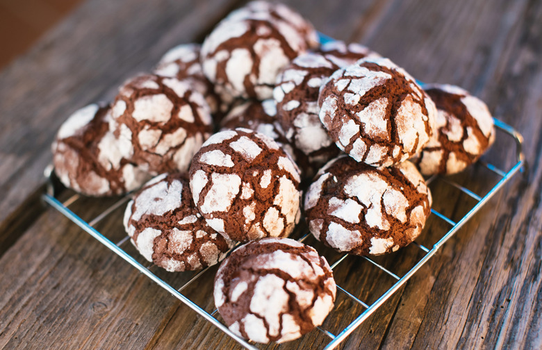 Chocolate Crinkle Cookie