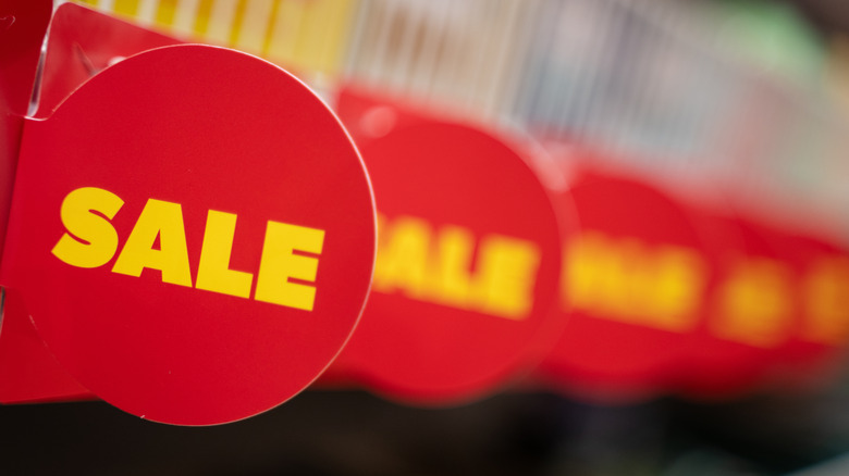 sale signs