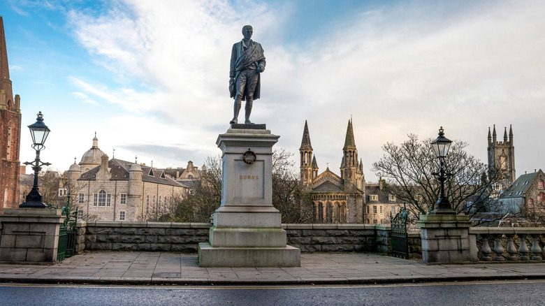 Cranachan: The Boozy Scottish Whipped Cream Dessert You Need To Try