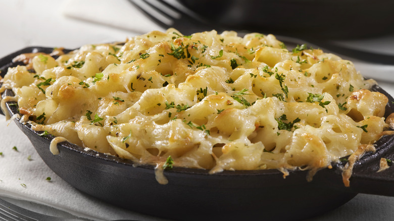 baked mac and cheese with herbs