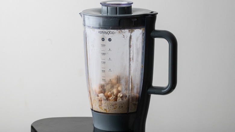 chickpeas in blender