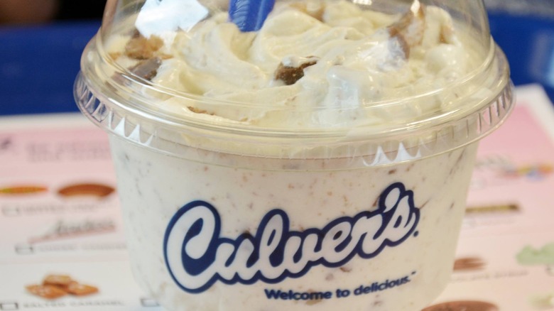 vanilla custard with Reese's