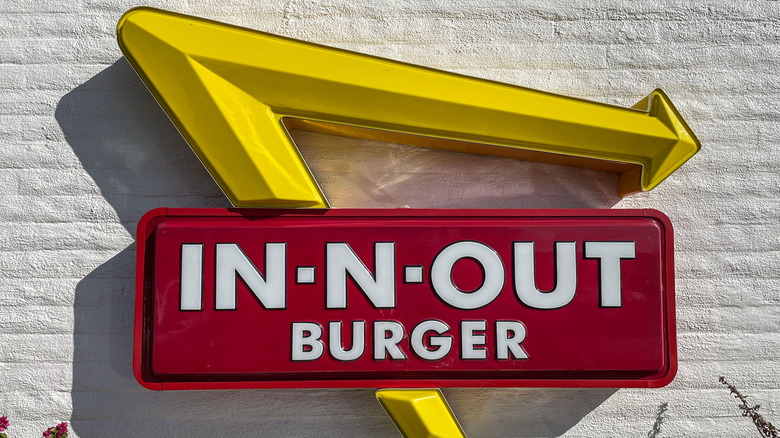In-N-Out sign
