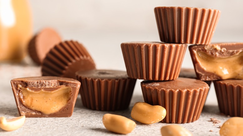 Chocolate peanut butter cups