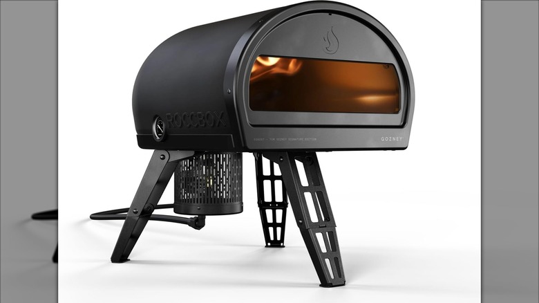 Gozney Roccbox outdoor pizza oven