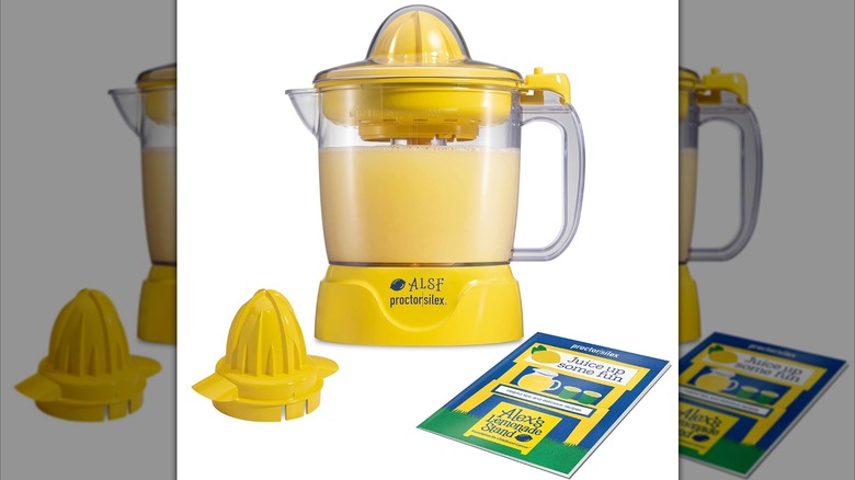 Proctor Silex Alex's Lemonade Stand electric citrus juicer machine with manual
