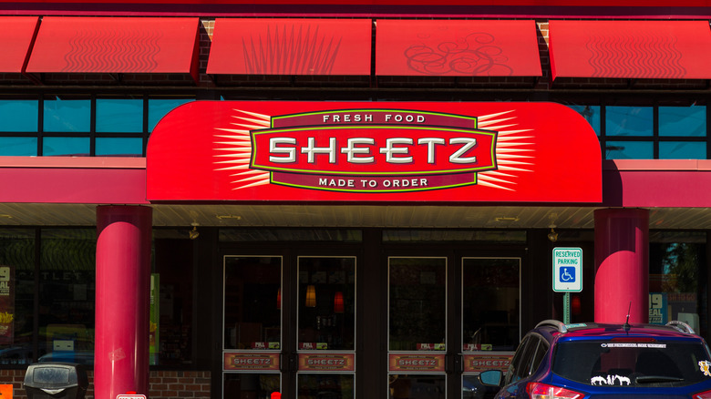 exterior view of a Sheetz convenience store advertising fresh food made to order