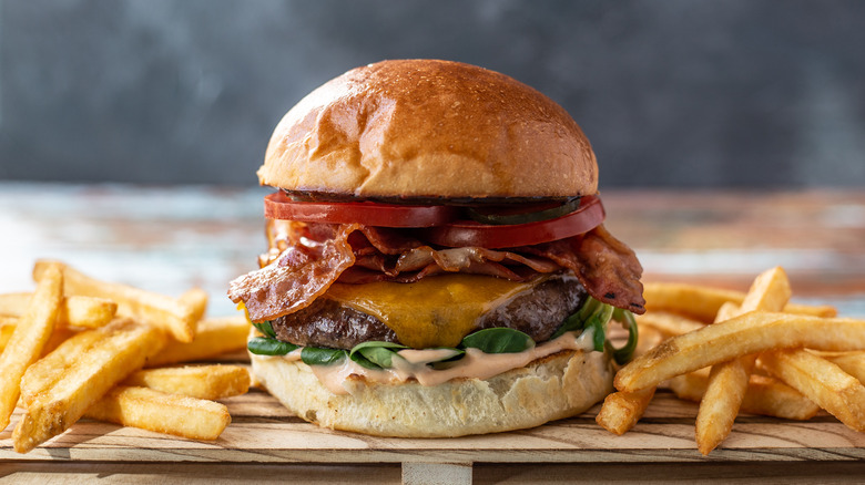 Bacon cheeseburger with fries