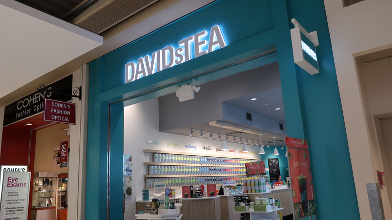 David's Tea storefront in a mall