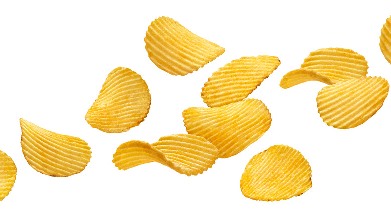 Ridged potato chips