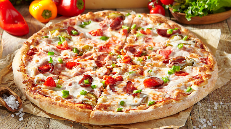 pizza pie with toppings