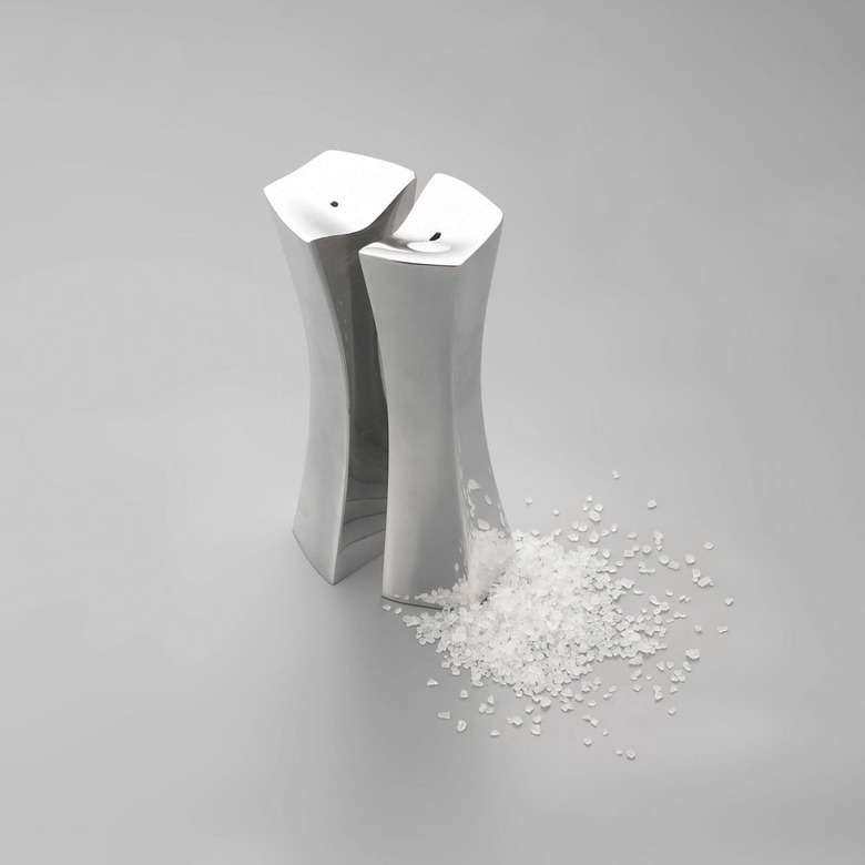 Indistinguishable Salt and Pepper Shakers