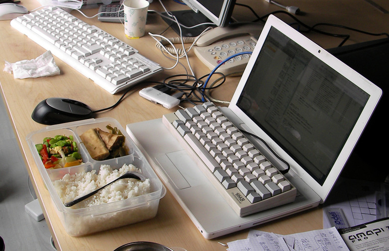 Desktop dining