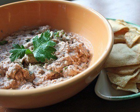 Creamy White Bean and Olive Dip