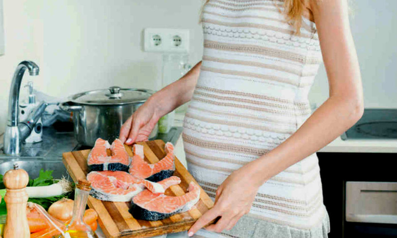Don't read what you hear, moms-to-be; stock up on tuna!