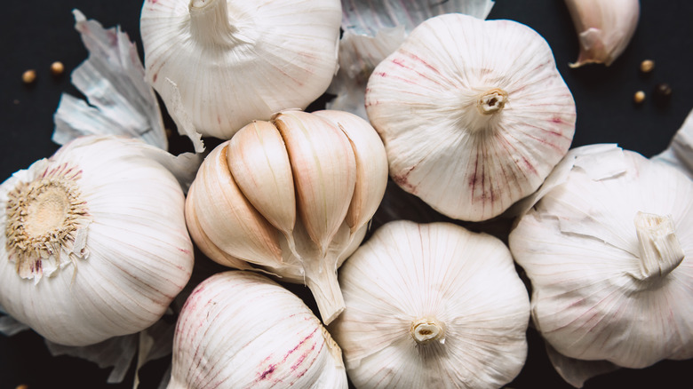 Whole bulbs of garlic