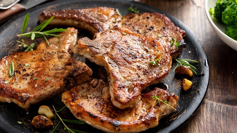 Pork chops without a flour coating