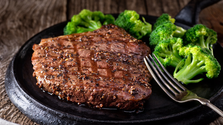 Steak and broccoli on a plate
