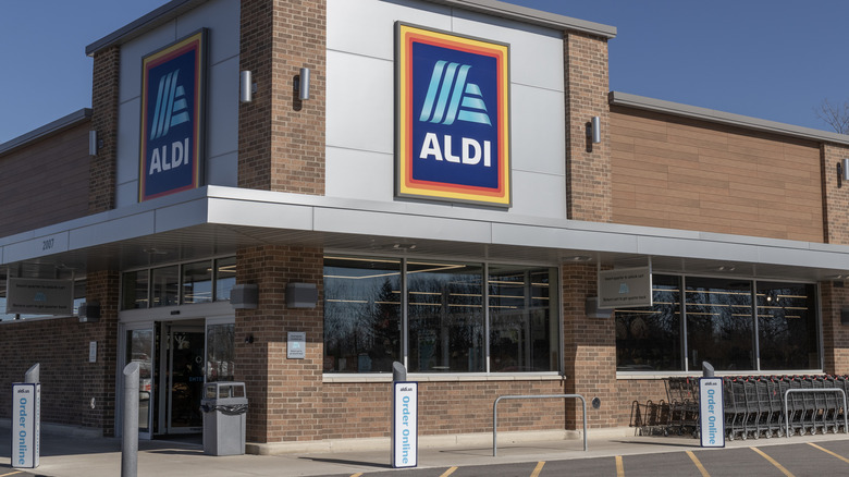 Aldi storefront