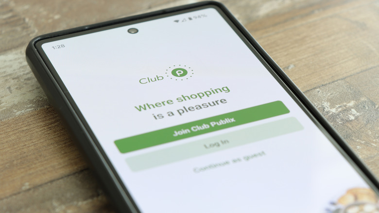 Club Publix login screen on an iPhone