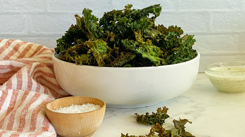 baked kale chips in bowl
