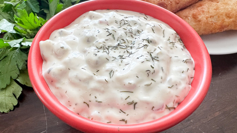 tartar sauce in red bowl