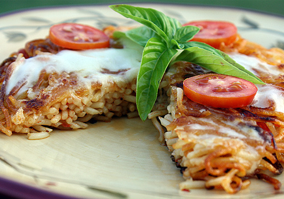 Fried Spaghetti Pizza 