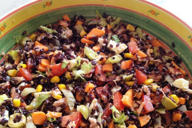 Before You Go to a Holiday Party, Eat a Big Salad Full of Fresh Cut Veggies