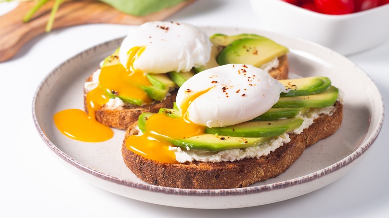 poached egg with avocado on toast