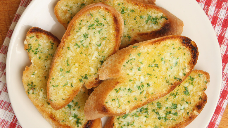 garlic bread on plate