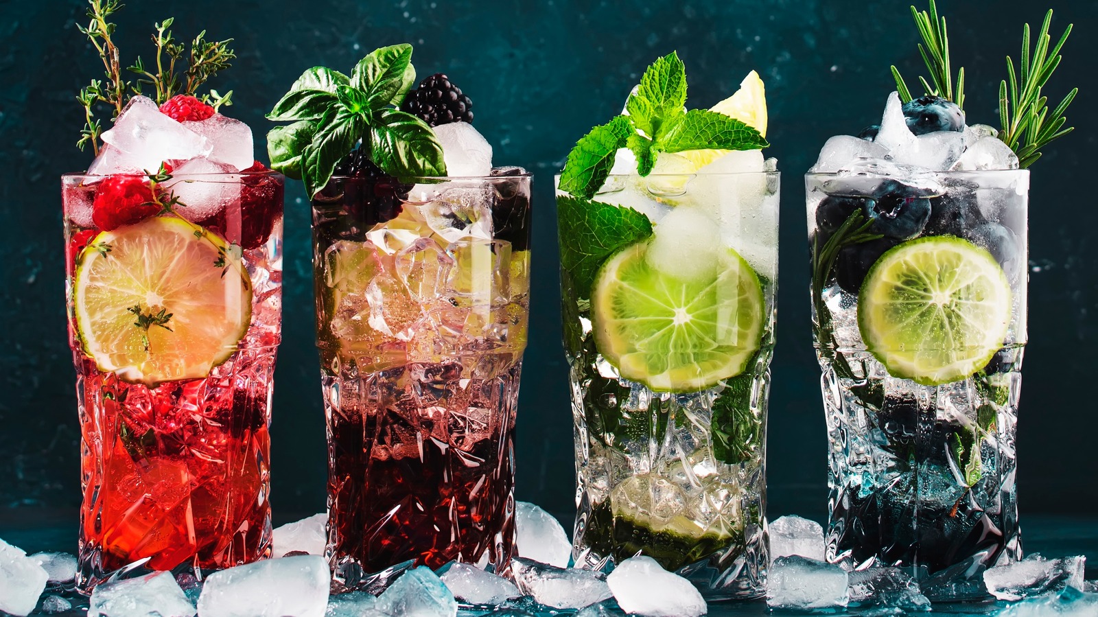 https://www.thedailymeal.com/img/gallery/elevate-your-cocktail-game-by-using-the-right-type-of-ice/l-intro-1679513319.jpg