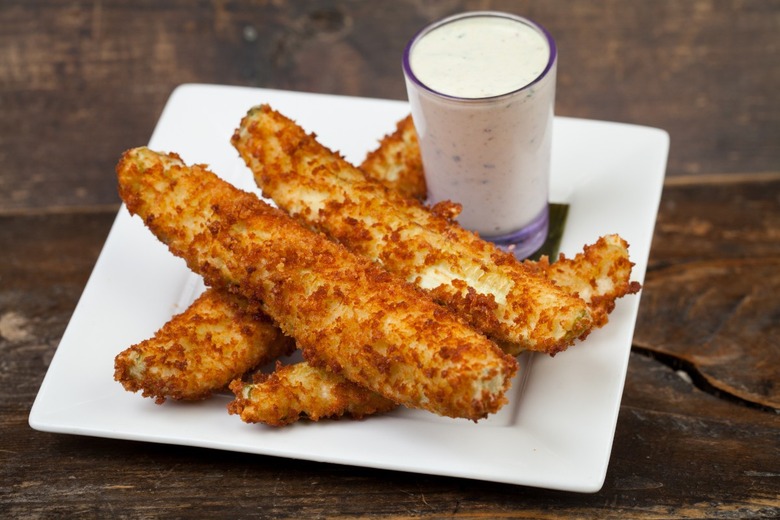 Fried Panko-Dipped Pickle Spears