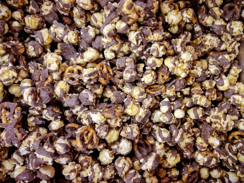 Peanut Butter Pretzel Caramel Popcorn